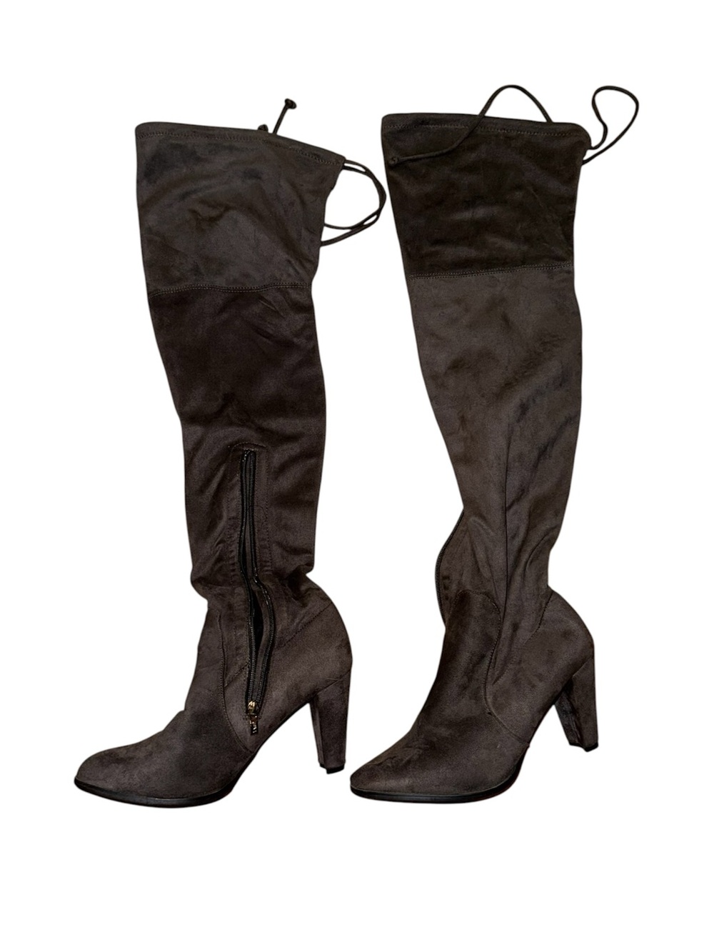 Wild pair “gorgeous” over the knee boots